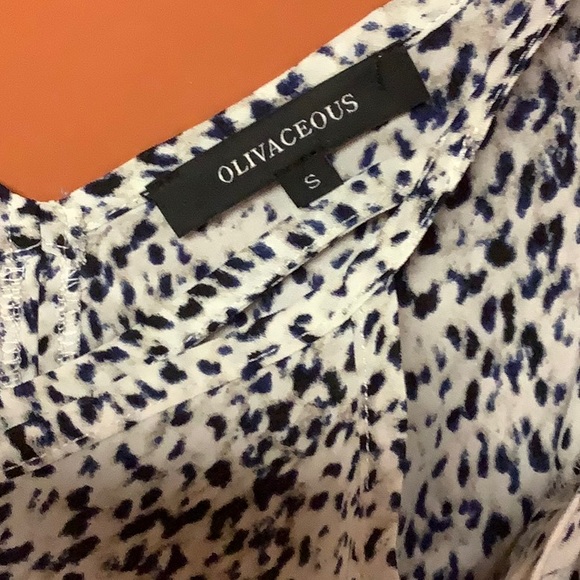 Olivaceous Crop Top Size Small NWT - Picture 2 of 4